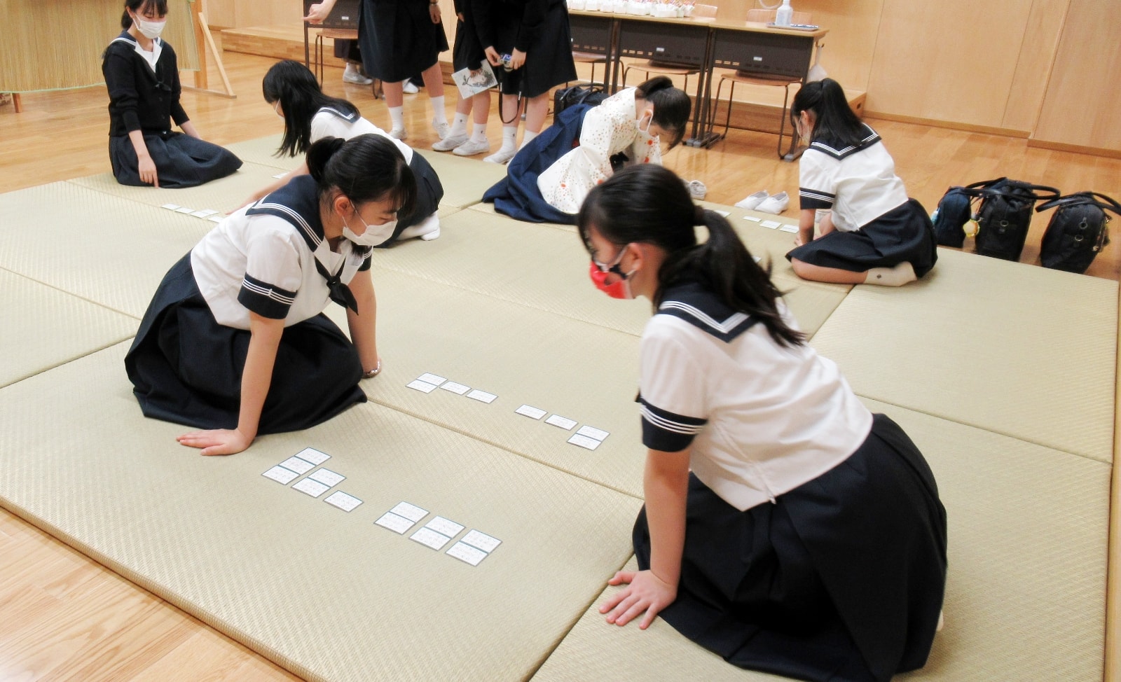 競技かるた同好会