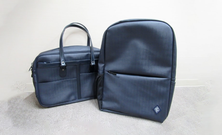 肩かけ鞄とリュックサック